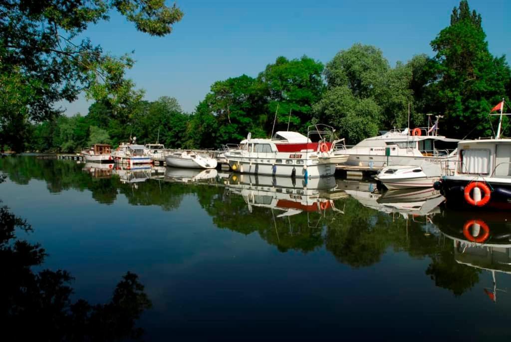 Saint-Aubin-lès-Elbeuf Le Clos Des Feugrais מראה חיצוני תמונה